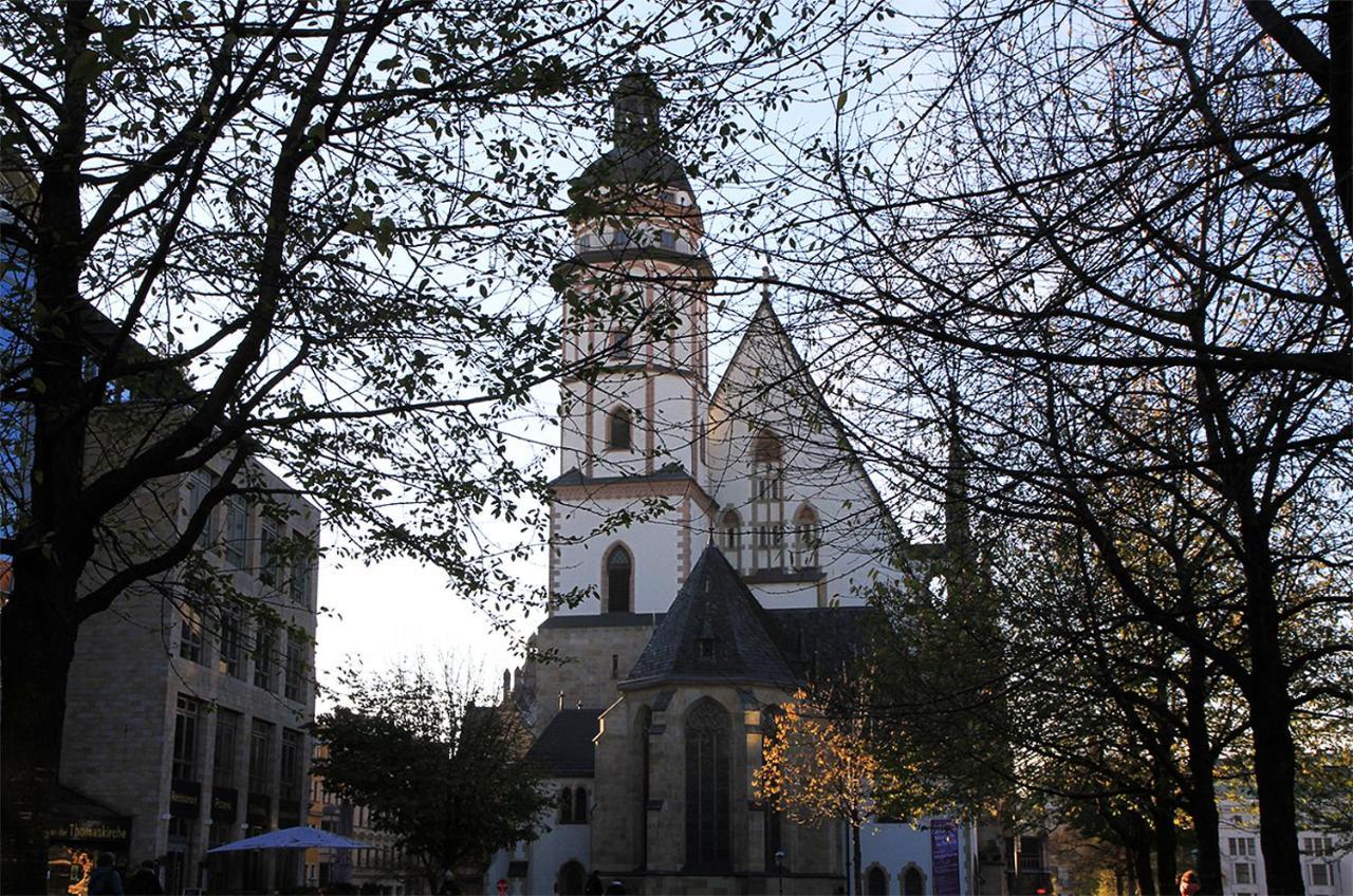 Haus Mit Kunst Zwischen Wald Und See Leipzig Exterior foto